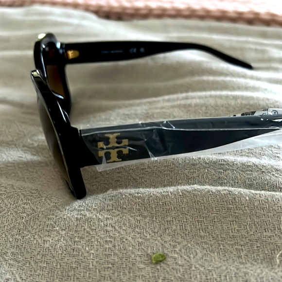 Tory Burch Accessories - Tory Burch BNWT sunglasses